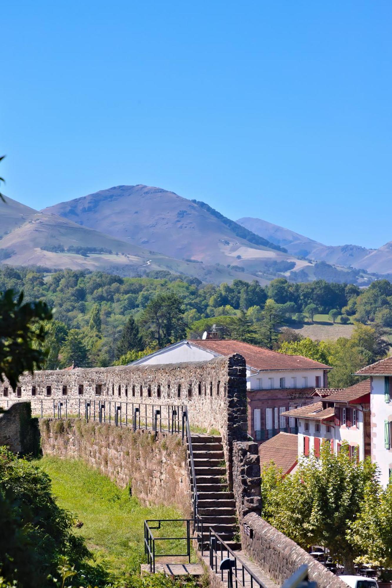 Vvf Residence Pays Basque Saint-Jean-Pied-De-Port Exteriör bild