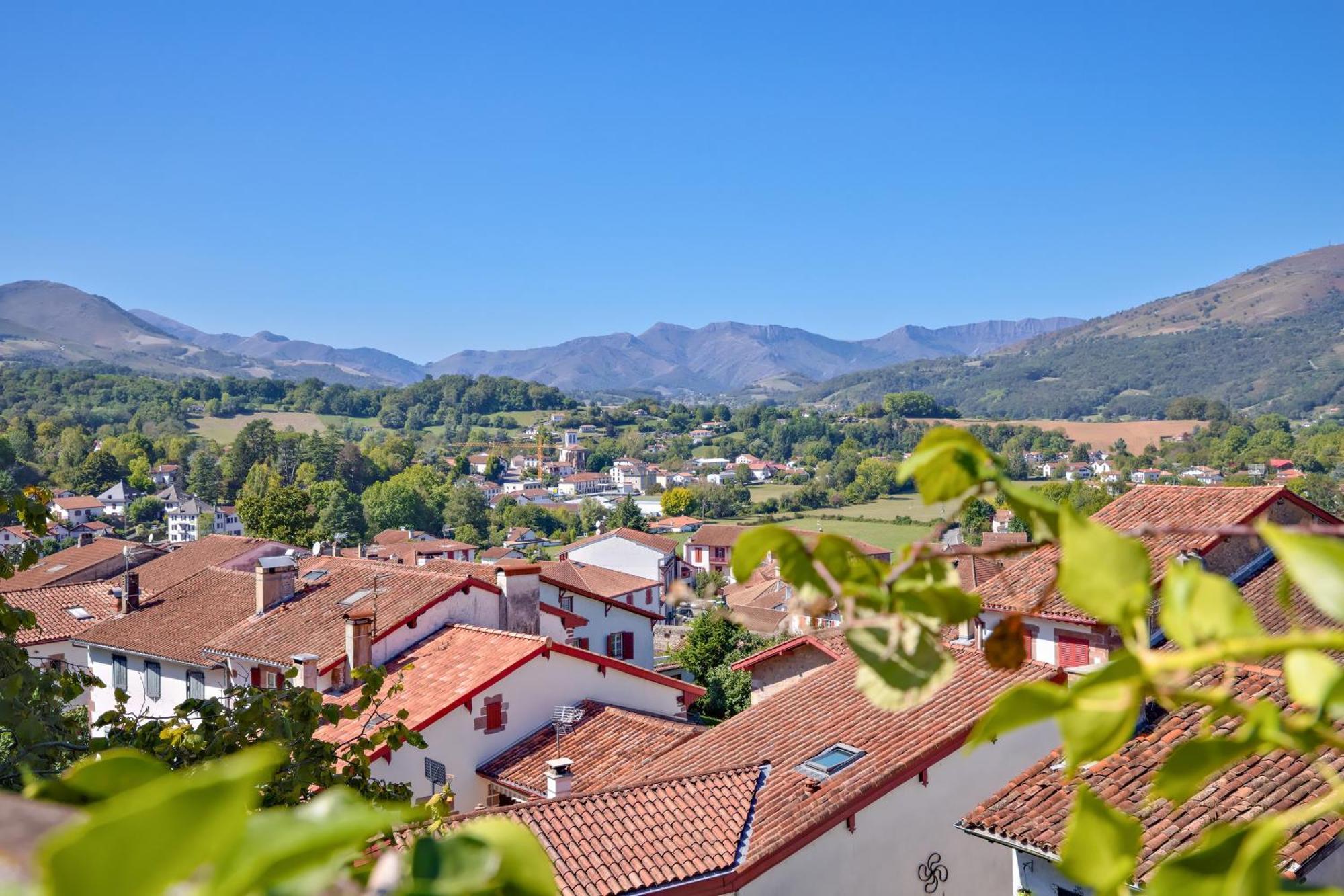 Vvf Residence Pays Basque Saint-Jean-Pied-De-Port Exteriör bild